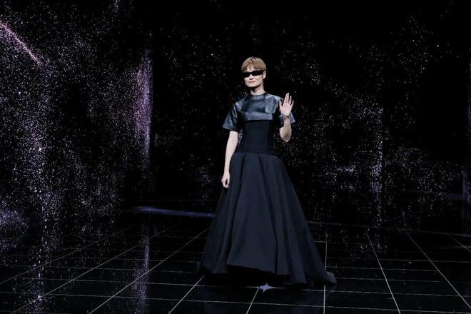 _争抢C位，连环撞衫，粉丝撕逼，大喊退票，微博之夜还能更臭吗？_争抢C位，连环撞衫，粉丝撕逼，大喊退票，微博之夜还能更臭吗？