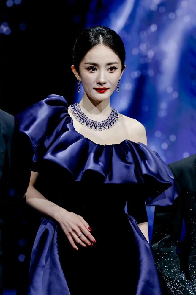 争抢C位，连环撞衫，粉丝撕逼，大喊退票，微博之夜还能更臭吗？__争抢C位，连环撞衫，粉丝撕逼，大喊退票，微博之夜还能更臭吗？