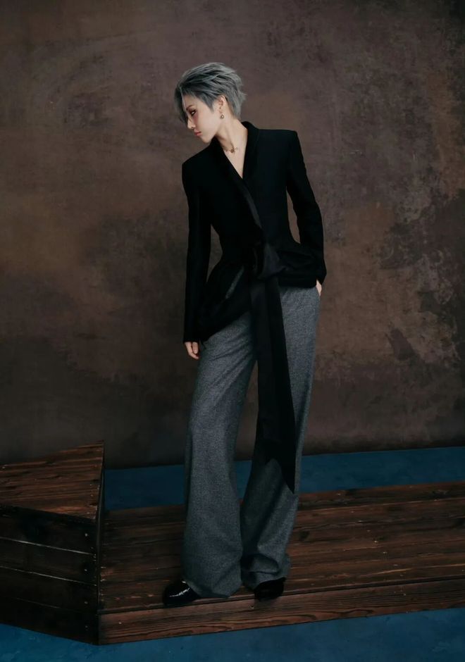 争抢C位，连环撞衫，粉丝撕逼，大喊退票，微博之夜还能更臭吗？_争抢C位，连环撞衫，粉丝撕逼，大喊退票，微博之夜还能更臭吗？_