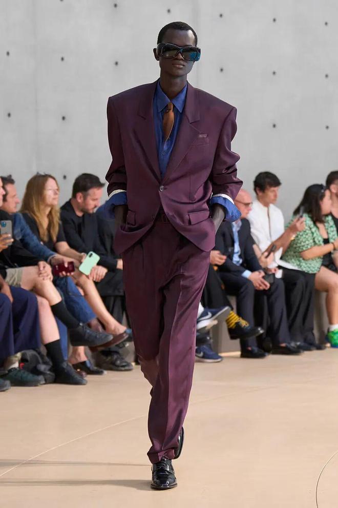 争抢C位，连环撞衫，粉丝撕逼，大喊退票，微博之夜还能更臭吗？_争抢C位，连环撞衫，粉丝撕逼，大喊退票，微博之夜还能更臭吗？_