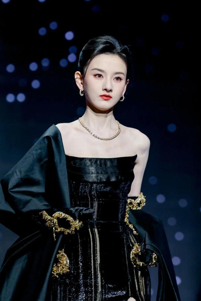 _争抢C位，连环撞衫，粉丝撕逼，大喊退票，微博之夜还能更臭吗？_争抢C位，连环撞衫，粉丝撕逼，大喊退票，微博之夜还能更臭吗？