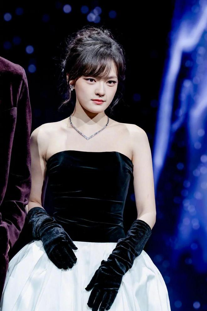 _争抢C位，连环撞衫，粉丝撕逼，大喊退票，微博之夜还能更臭吗？_争抢C位，连环撞衫，粉丝撕逼，大喊退票，微博之夜还能更臭吗？