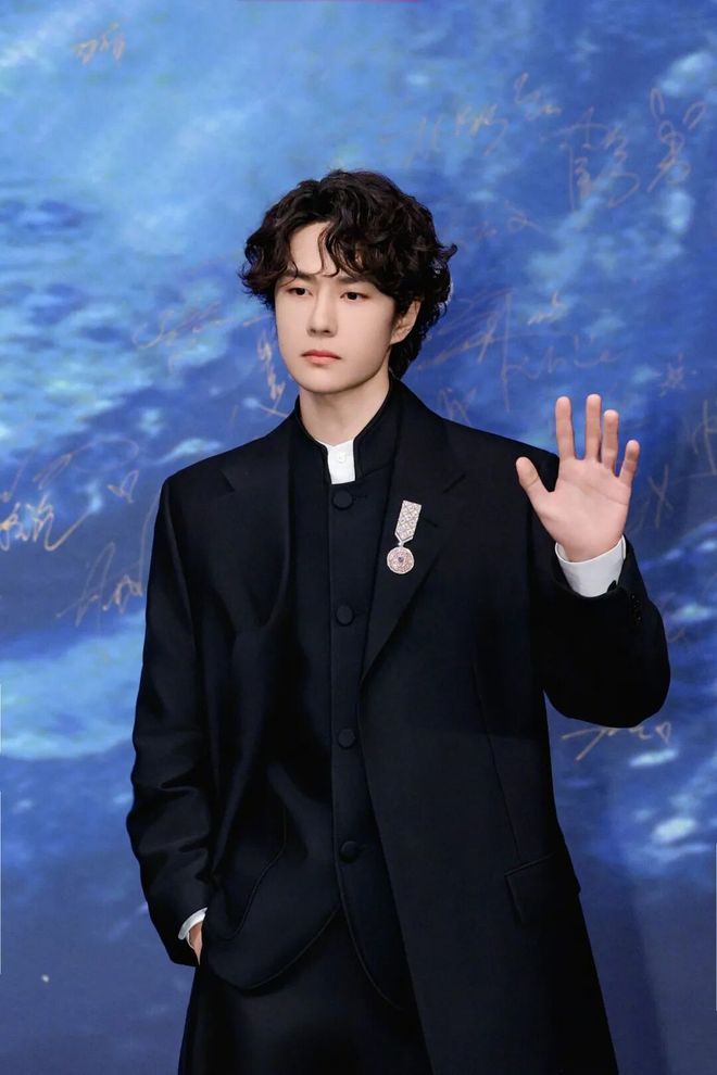 争抢C位，连环撞衫，粉丝撕逼，大喊退票，微博之夜还能更臭吗？__争抢C位，连环撞衫，粉丝撕逼，大喊退票，微博之夜还能更臭吗？