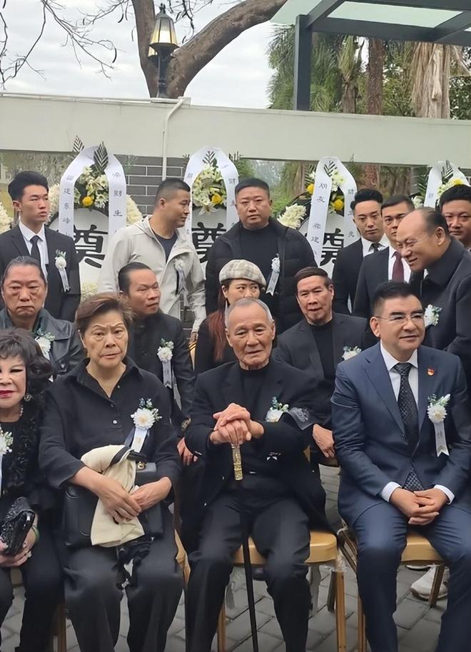 美警方回应打脸京东__陈光标分析冰桶回应