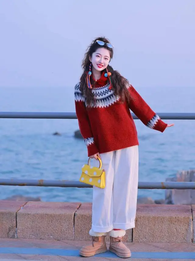 _配红色毛衣的外套_穿红色毛衣配什么裤子