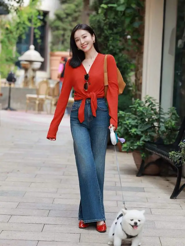 _穿红色毛衣配什么裤子_配红色毛衣的外套