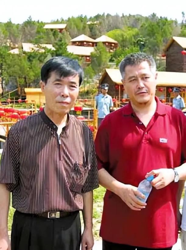 范伟不再隐瞒，终于坦白与赵本山“闹掰”的原因，何庆魁难辞其咎__范伟不再隐瞒，终于坦白与赵本山“闹掰”的原因，何庆魁难辞其咎