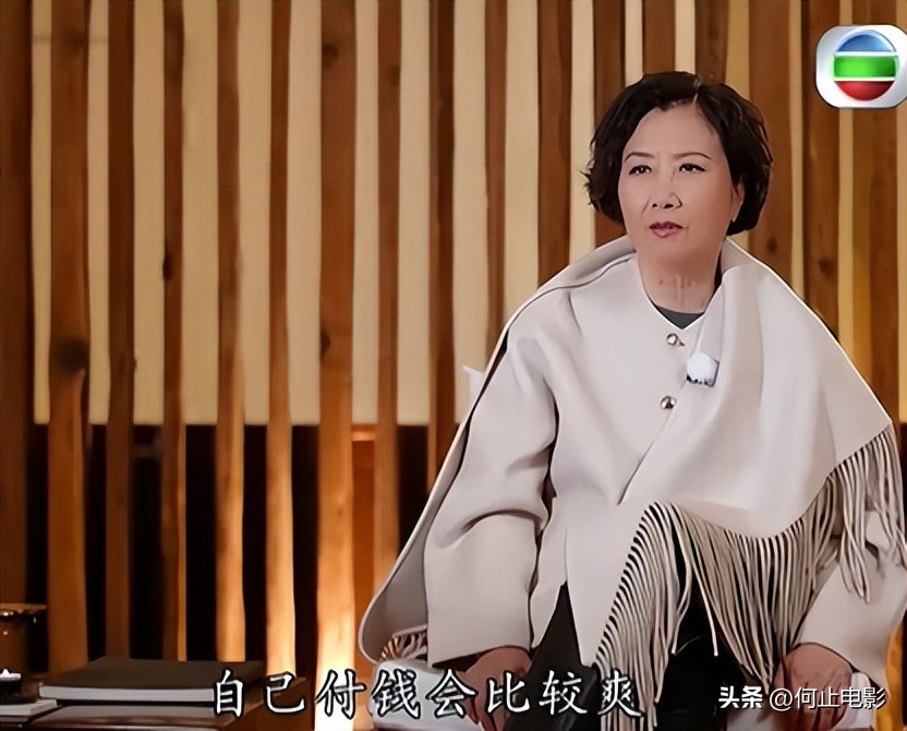 78岁连路都走不稳还开演唱会的汪明荃，究竟是回馈粉丝还是捞金？_78岁连路都走不稳还开演唱会的汪明荃，究竟是回馈粉丝还是捞金？_