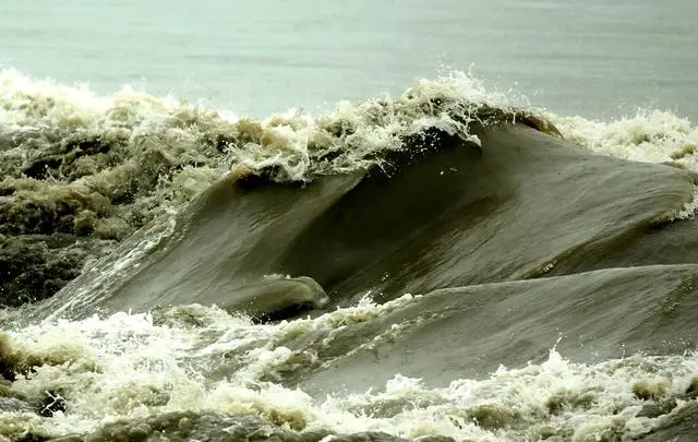 _钱塘江潮水方向_钱塘江大潮的方向