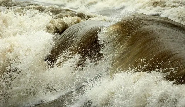 _钱塘江大潮的方向_钱塘江潮水方向