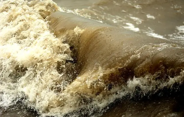 _钱塘江大潮的方向_钱塘江潮水方向