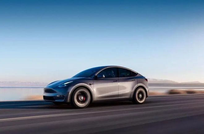 特斯拉中国区负责人陶琳采访__特斯拉全球副总裁陶琳谈进博会