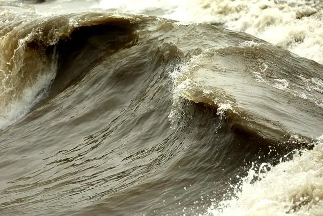 钱塘江潮水方向__钱塘江大潮的方向