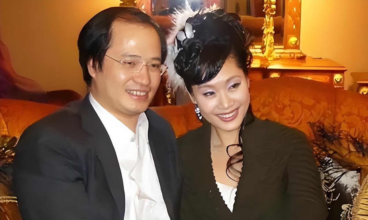 59岁于文华现状：与丈夫住农村，穿着朴素赶大集，享受田园生活__59岁于文华现状：与丈夫住农村，穿着朴素赶大集，享受田园生活