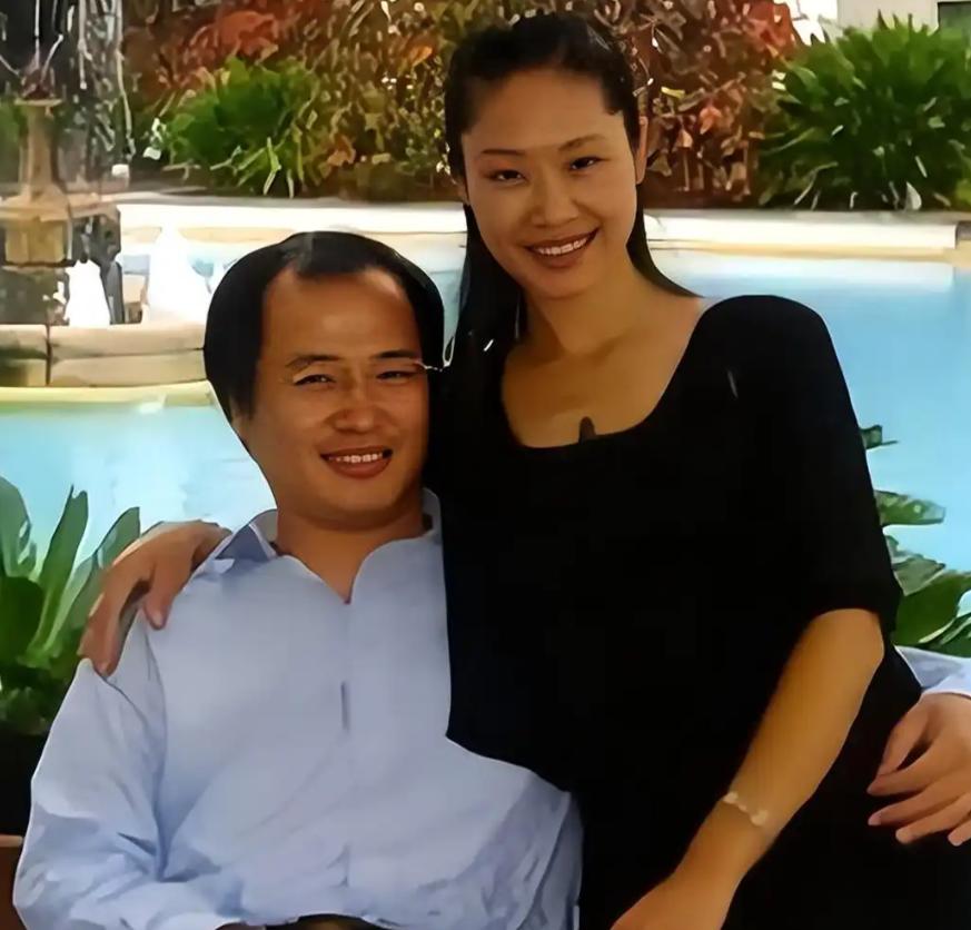 _59岁于文华现状：与丈夫住农村，穿着朴素赶大集，享受田园生活_59岁于文华现状：与丈夫住农村，穿着朴素赶大集，享受田园生活