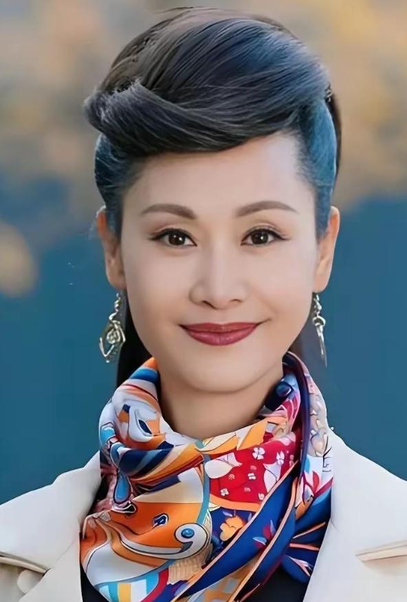 _59岁于文华现状：与丈夫住农村，穿着朴素赶大集，享受田园生活_59岁于文华现状：与丈夫住农村，穿着朴素赶大集，享受田园生活