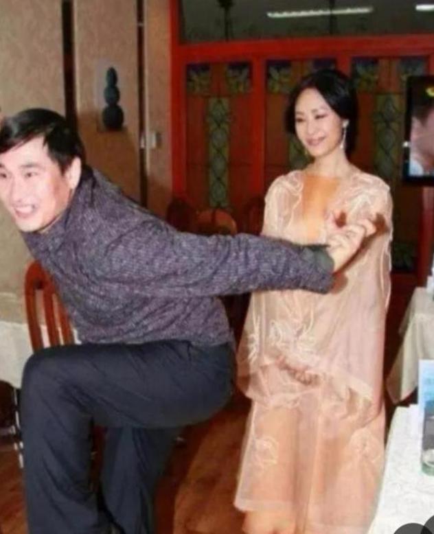 59岁于文华现状：与丈夫住农村，穿着朴素赶大集，享受田园生活__59岁于文华现状：与丈夫住农村，穿着朴素赶大集，享受田园生活