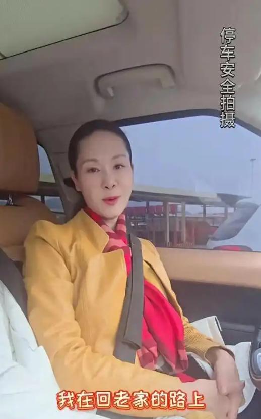 59岁于文华现状：与丈夫住农村，穿着朴素赶大集，享受田园生活__59岁于文华现状：与丈夫住农村，穿着朴素赶大集，享受田园生活