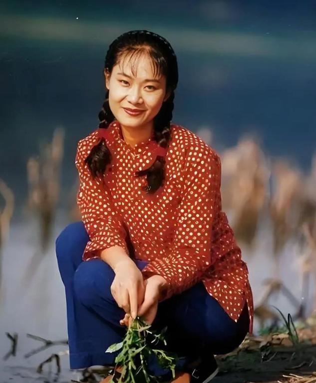 59岁于文华现状：与丈夫住农村，穿着朴素赶大集，享受田园生活__59岁于文华现状：与丈夫住农村，穿着朴素赶大集，享受田园生活