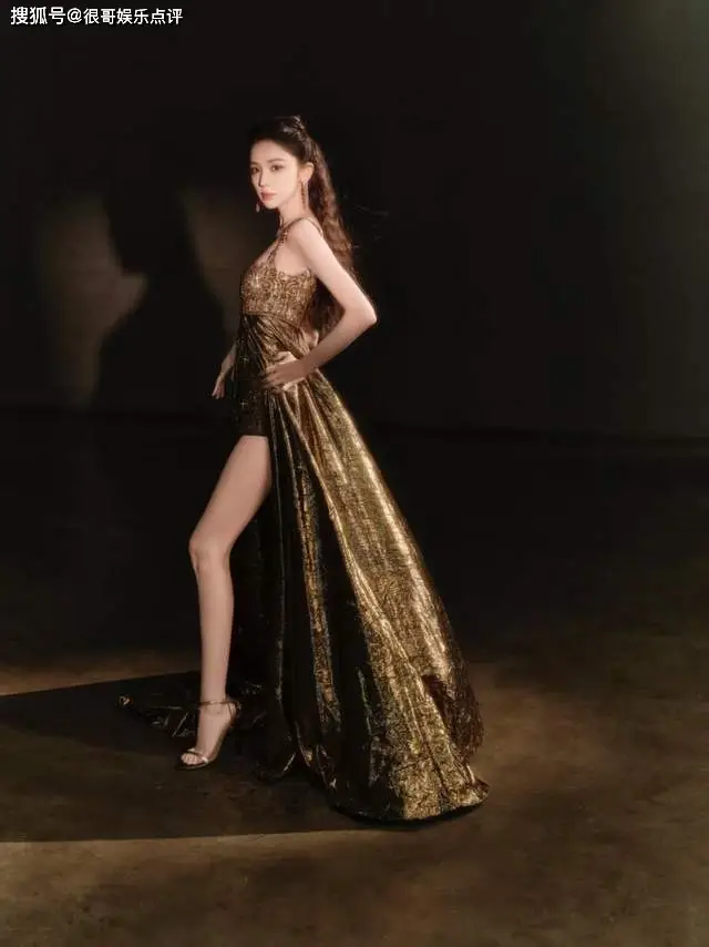 _娜扎微博之夜鎏金裙吸睛，不仅生图美到失语，还收获了人间维纳斯的标签_娜扎微博之夜鎏金裙吸睛，不仅生图美到失语，还收获了人间维纳斯的标签