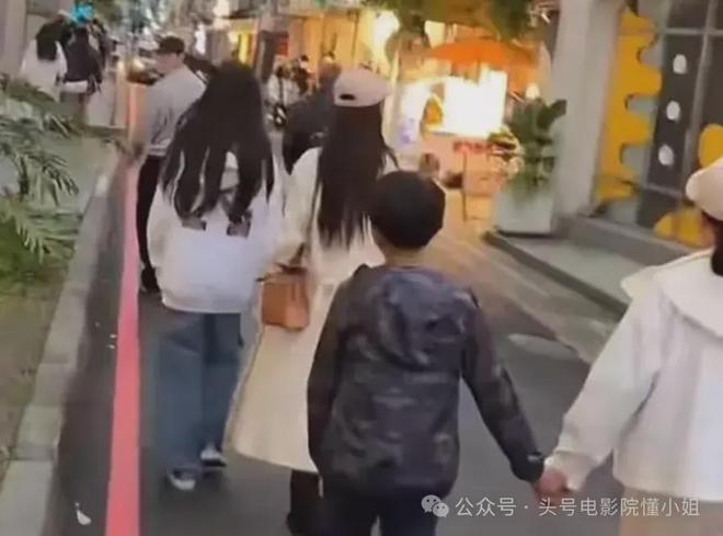 大S雕像揭幕，引三大质疑！马筱梅回应大S儿女缺席，狗仔称有猛料__大S雕像揭幕，引三大质疑！马筱梅回应大S儿女缺席，狗仔称有猛料