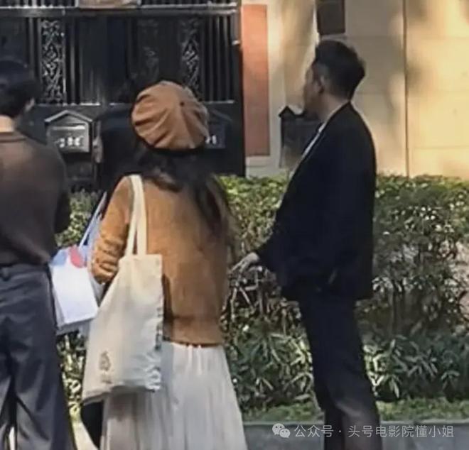 大S雕像揭幕，引三大质疑！马筱梅回应大S儿女缺席，狗仔称有猛料__大S雕像揭幕，引三大质疑！马筱梅回应大S儿女缺席，狗仔称有猛料