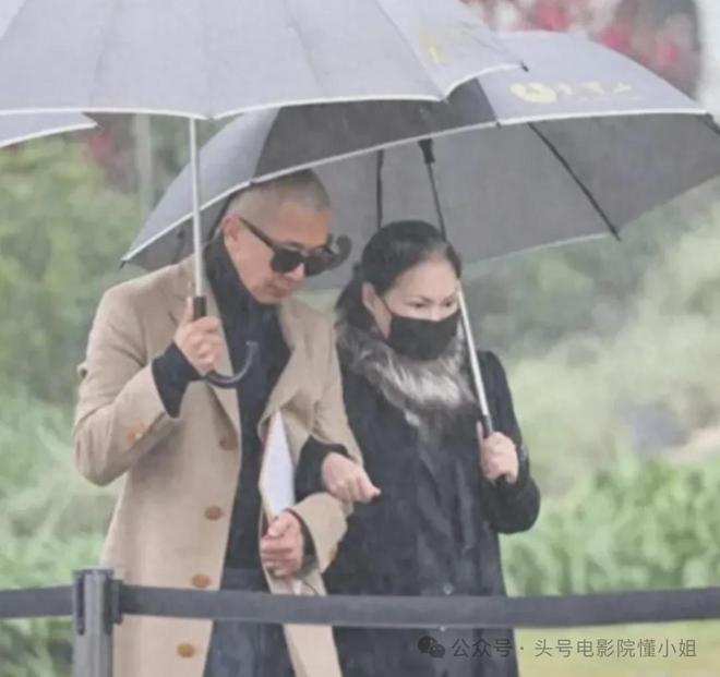 大S雕像揭幕，引三大质疑！马筱梅回应大S儿女缺席，狗仔称有猛料_大S雕像揭幕，引三大质疑！马筱梅回应大S儿女缺席，狗仔称有猛料_