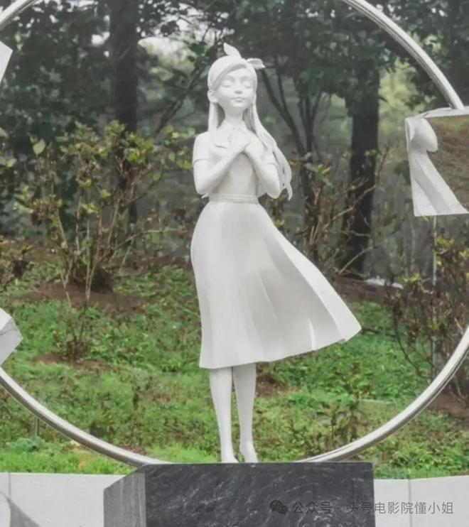 大S雕像揭幕，引三大质疑！马筱梅回应大S儿女缺席，狗仔称有猛料__大S雕像揭幕，引三大质疑！马筱梅回应大S儿女缺席，狗仔称有猛料
