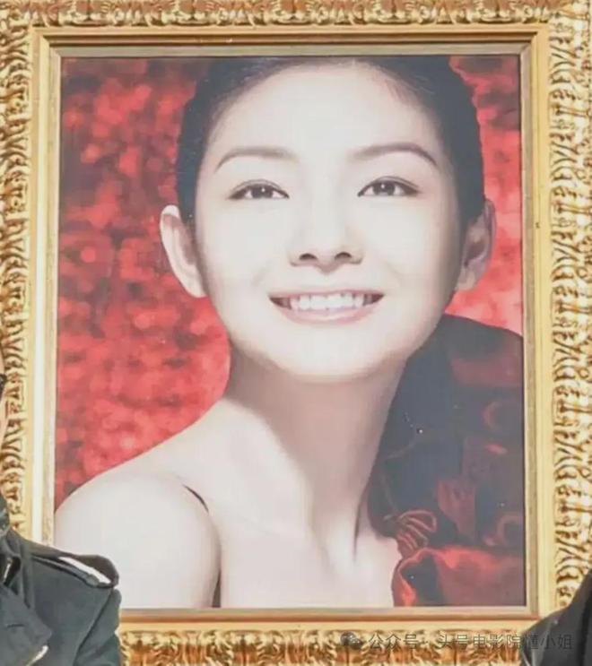 大S雕像揭幕，引三大质疑！马筱梅回应大S儿女缺席，狗仔称有猛料__大S雕像揭幕，引三大质疑！马筱梅回应大S儿女缺席，狗仔称有猛料