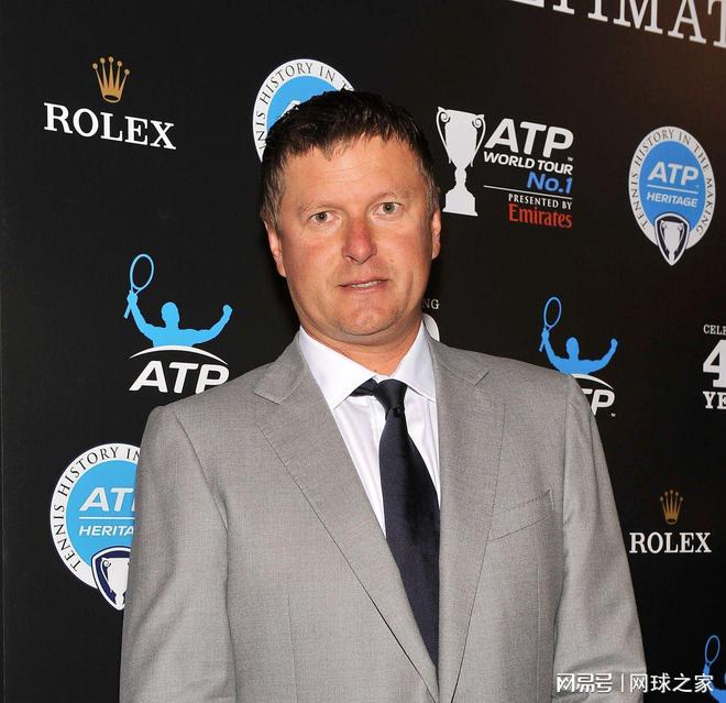 尼费尔提蒂_斯图科夫和谐前头像_