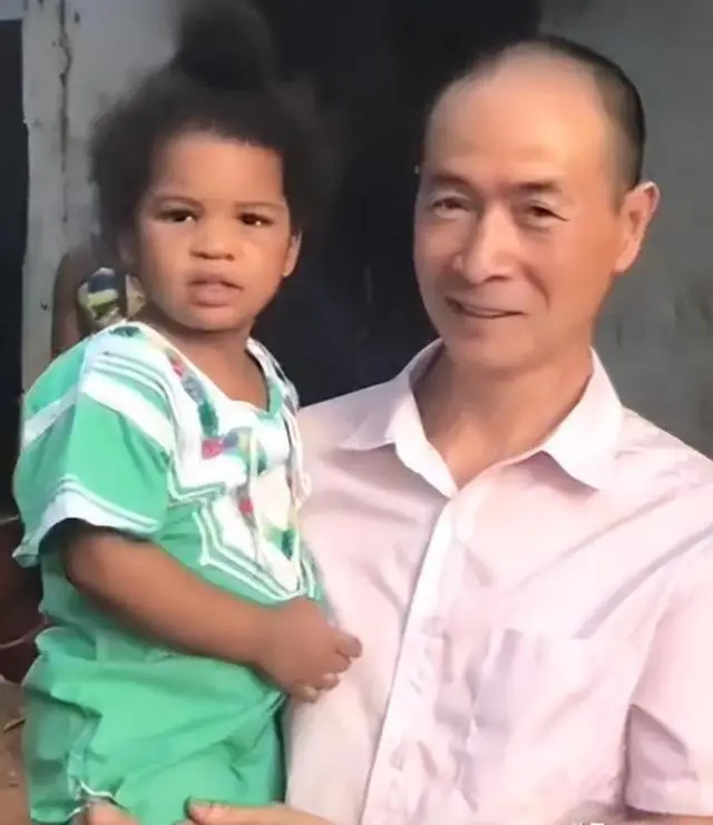 河南小伙儿在非洲__河南小伙儿在非洲是做什么的