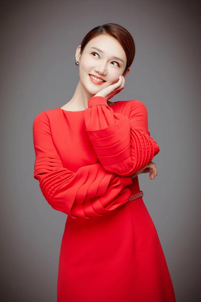 挤走董卿、靠爹上位、央视“穷鬼”，龙洋私生活谣言有多离谱？__挤走董卿、靠爹上位、央视“穷鬼”，龙洋私生活谣言有多离谱？