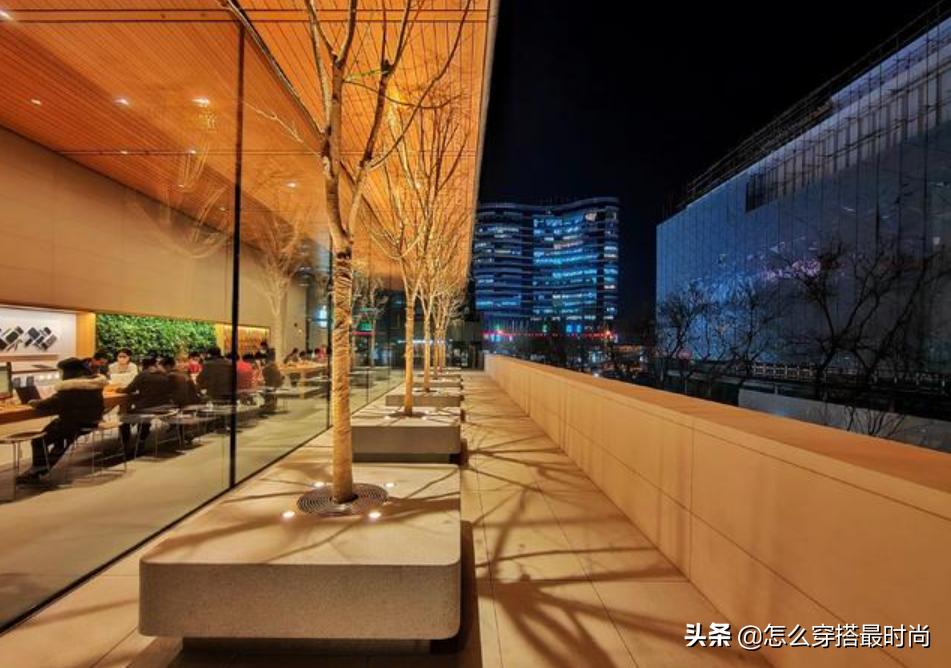 大牌设计师为什么都对星空情有独钟？近年女明星红毯最佳还是ta__大牌设计师为什么都对星空情有独钟？近年女明星红毯最佳还是ta