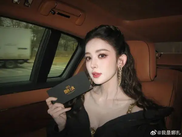 孟子义与娜扎长的好像啊__孟子义娜扎