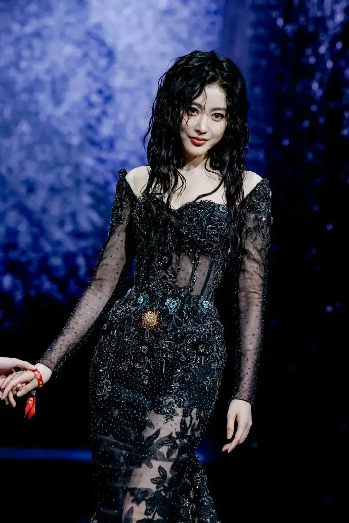 孟子义娜扎_孟子义与娜扎长的好像啊_