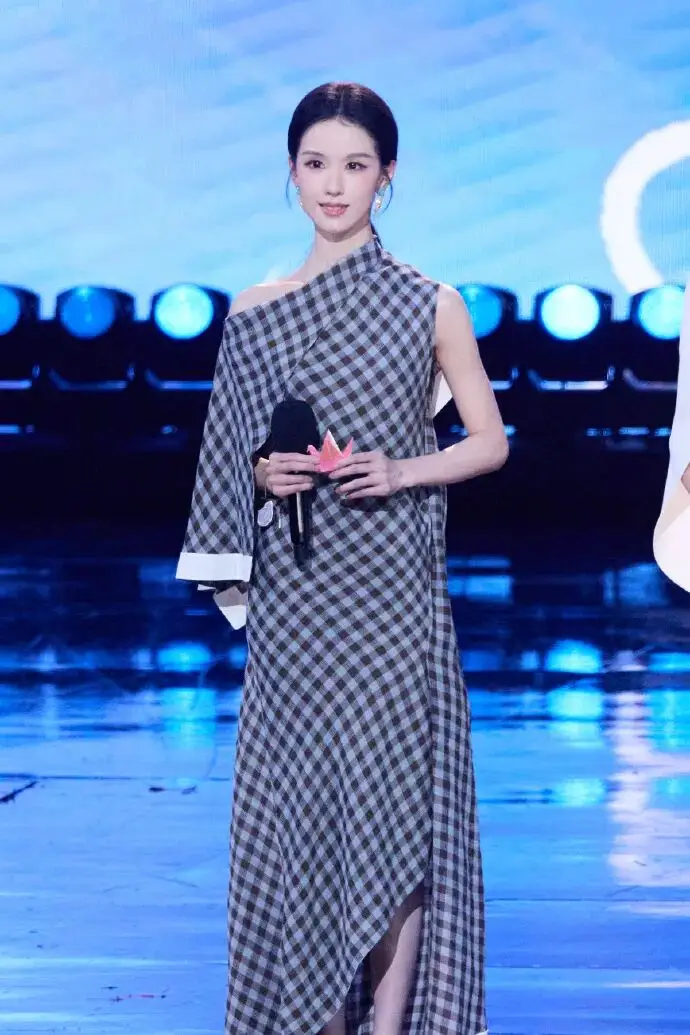 _孟子义娜扎_孟子义与娜扎长的好像啊