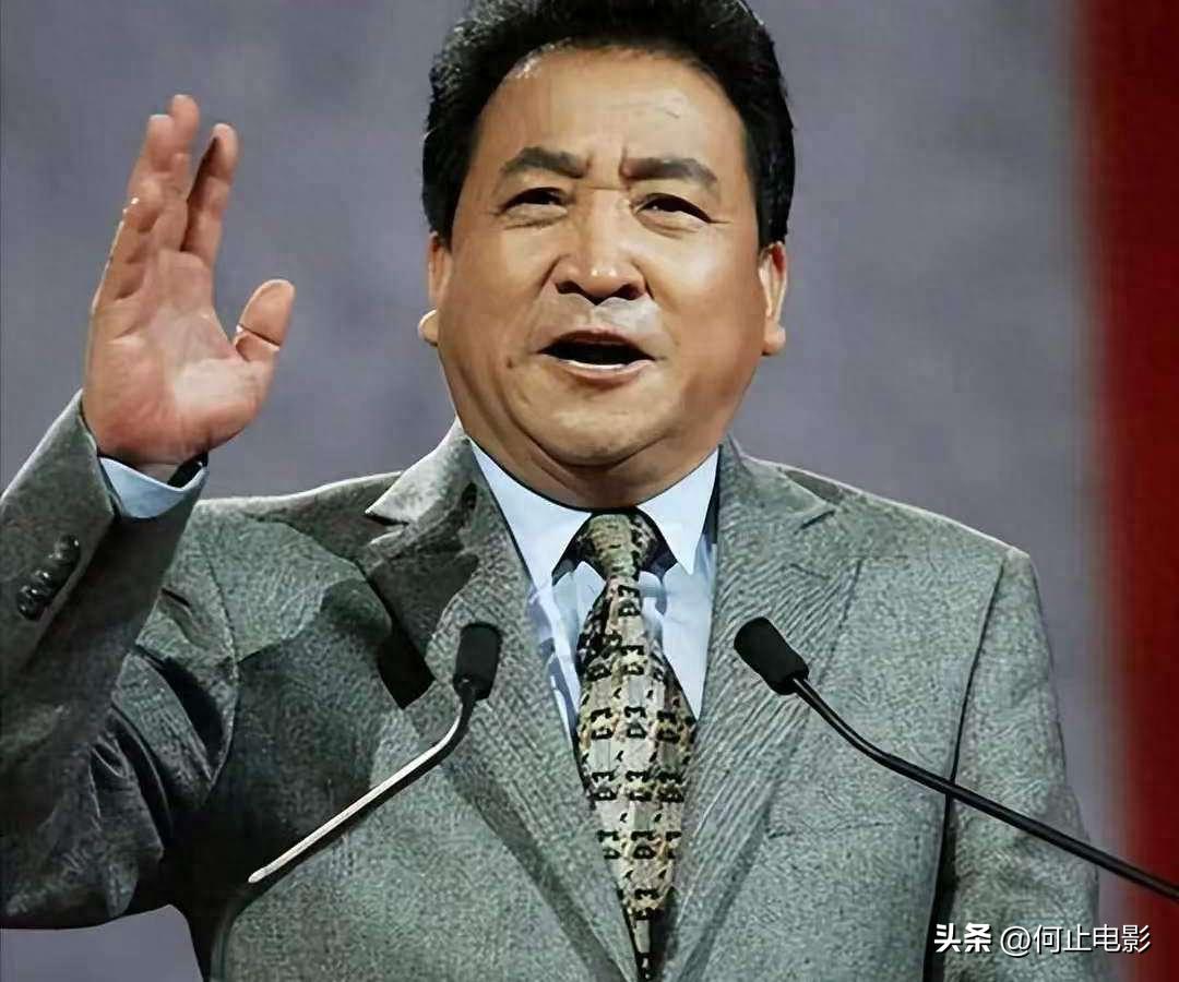 _“红歌风波”仅一月，姜昆不装了低调回国，小心思终于藏不住！_“红歌风波”仅一月，姜昆不装了低调回国，小心思终于藏不住！