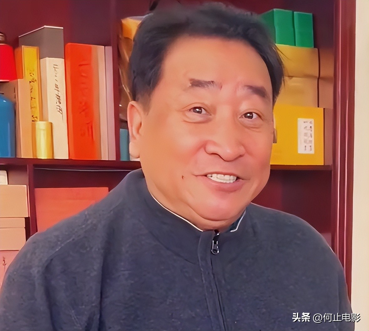 _“红歌风波”仅一月，姜昆不装了低调回国，小心思终于藏不住！_“红歌风波”仅一月，姜昆不装了低调回国，小心思终于藏不住！