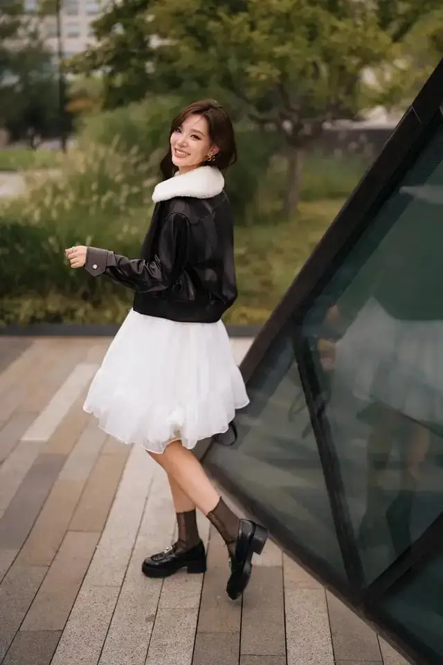 _穿皮衣搭配什么发型_皮衣帅气搭配