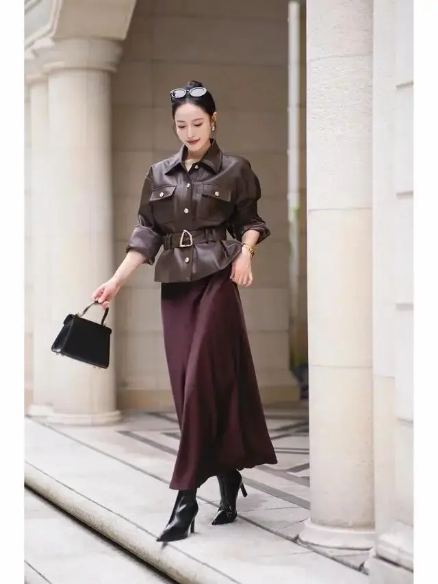 皮衣帅气搭配_穿皮衣搭配什么发型_