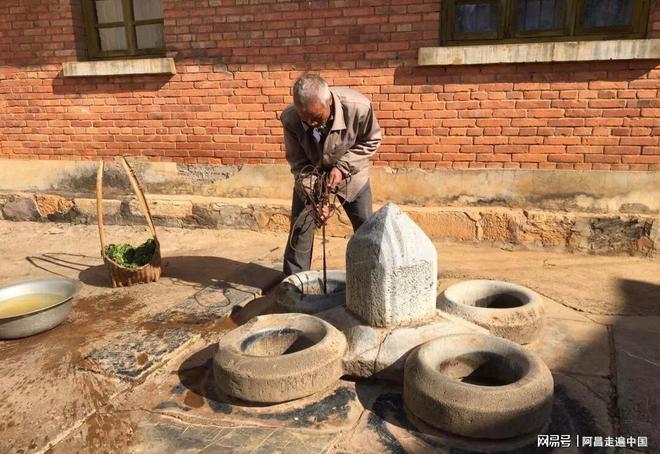 云南小镇四合院出售信息_云南四合院_