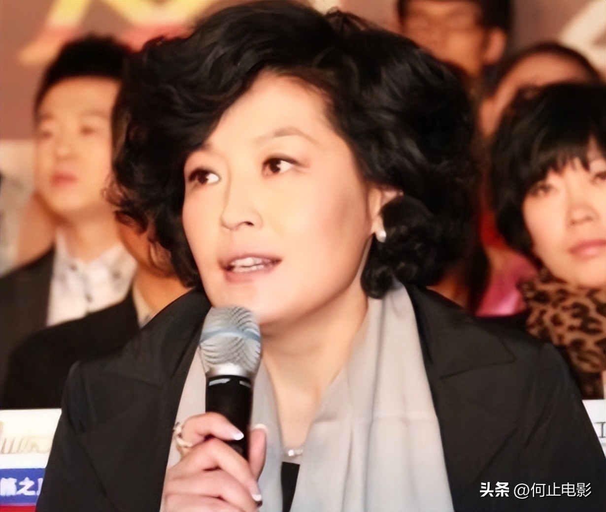 _春晚导演赵安_春晚导演哈文2012赵本山