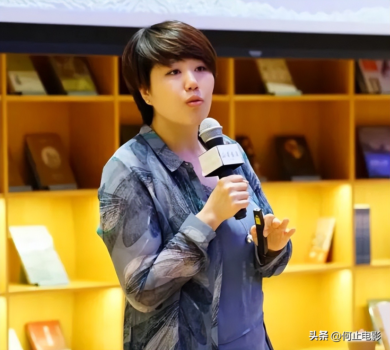 _春晚导演赵安_春晚导演哈文2012赵本山