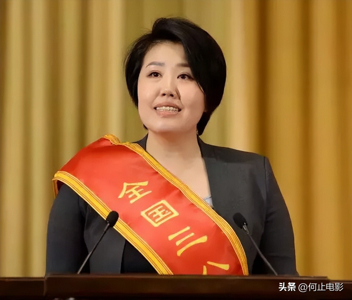 春晚导演哈文2012赵本山_春晚导演赵安_