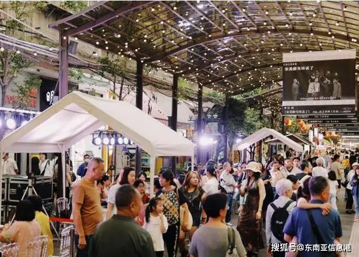 云南夜间经济点亮文旅消费 老街区工业遗存非遗场景各具特色