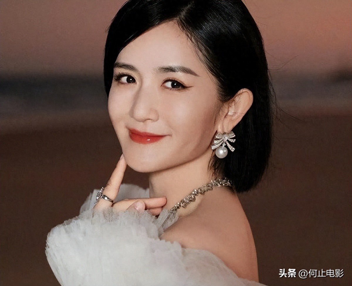 离春节不到一周，44岁谢娜高调官宣2个喜讯，张杰终于可以放心了