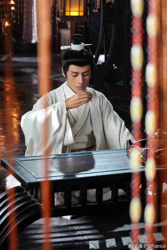 _胡歌长的丑_胡歌长相