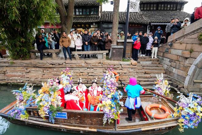 福集站__水乡古镇国画