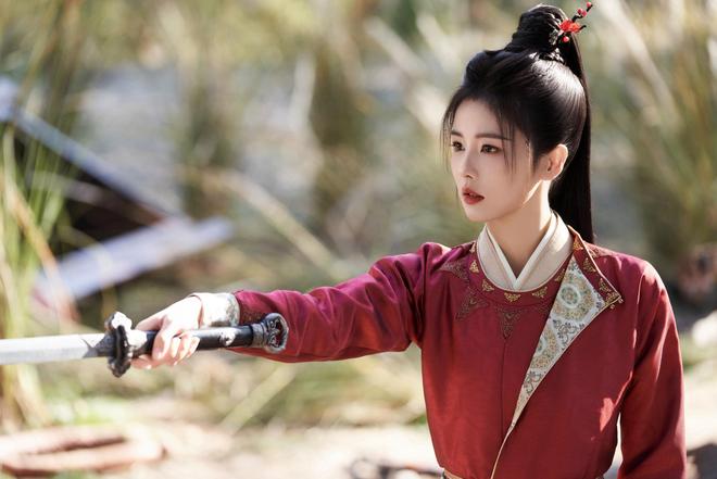 热度值光速破万！白鹿新剧再成爆款，她这扛剧能力太牛了！