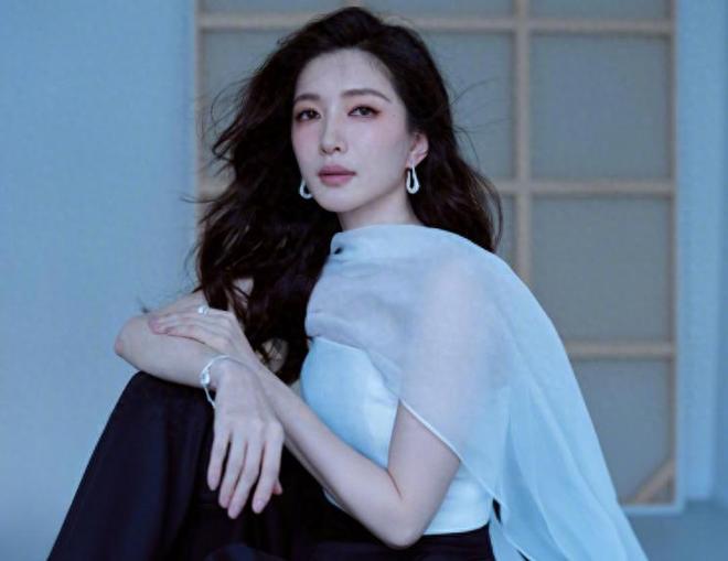 江疏影接“女主”戏，却被女配艳压？杨幂直接选择选型